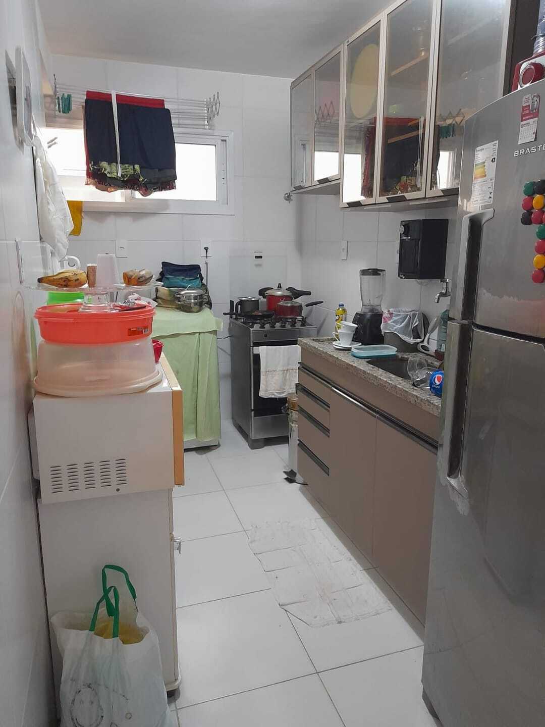 Apartamento - Buraquinho