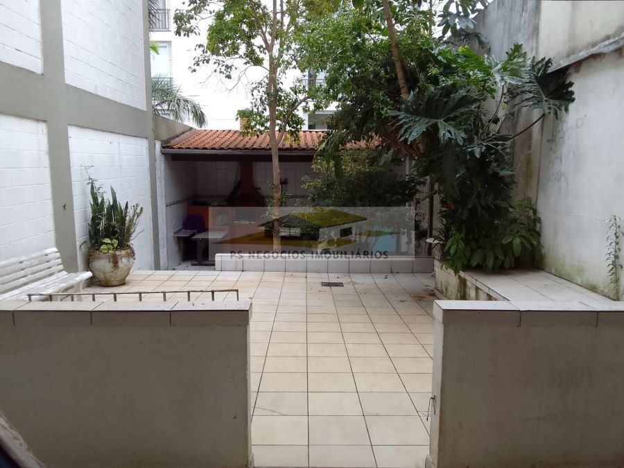 Sobrado à venda com 5 quartos, 218m² - Foto 1