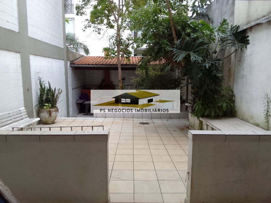 Sobrado à venda com 5 quartos, 218m² - Foto 1