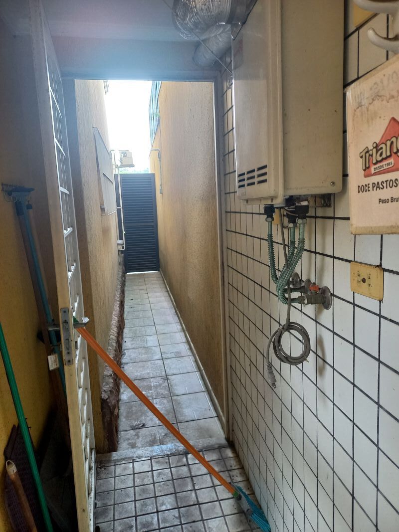 Sobrado à venda com 3 quartos, 240m² - Foto 33