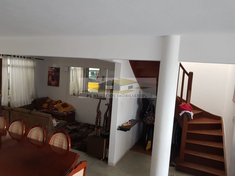 Sobrado à venda com 2 quartos, 180m² - Foto 1