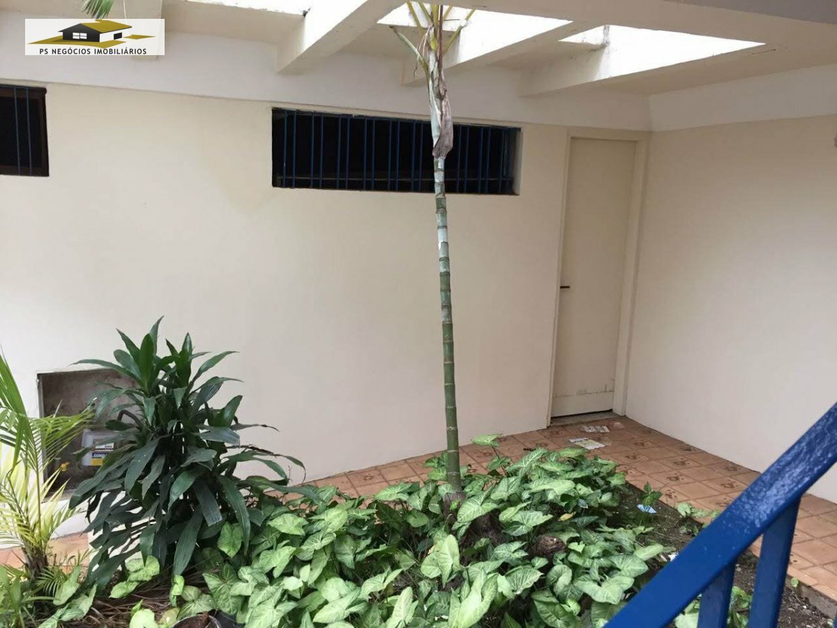 Casa à venda com 3 quartos, 250m² - Foto 2