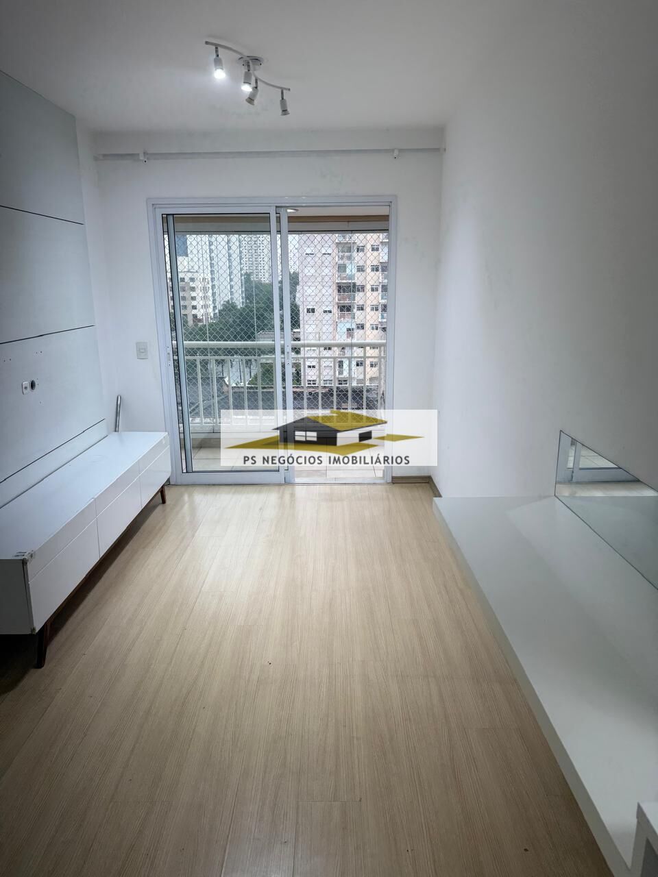 Apartamento à venda com 2 quartos, 71m² - Foto 1