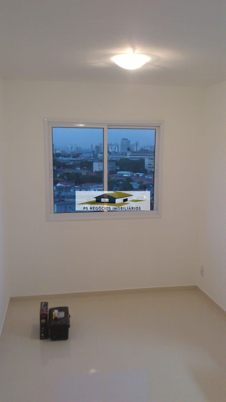 Apartamento à venda com 1 quarto, 33m² - Foto 2