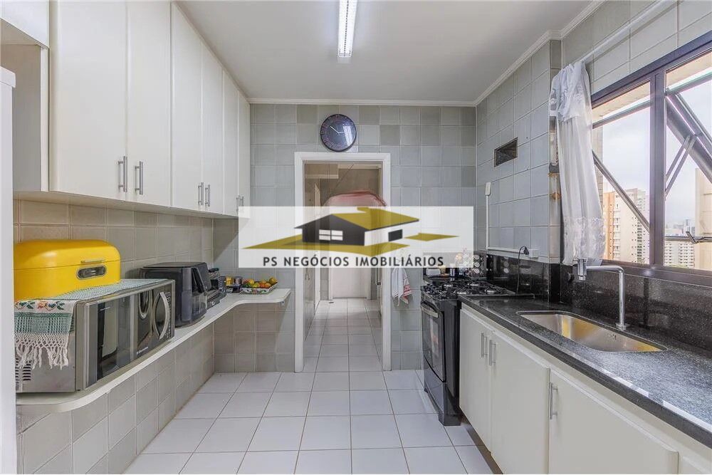 Apartamento para alugar com 3 quartos, 125m² - Foto 13