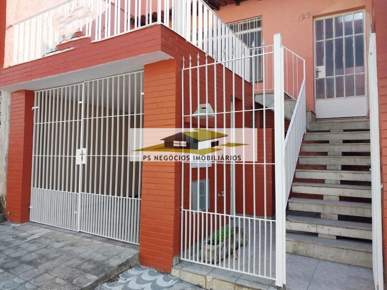Casa à venda com 2 quartos, 68m² - Foto 2