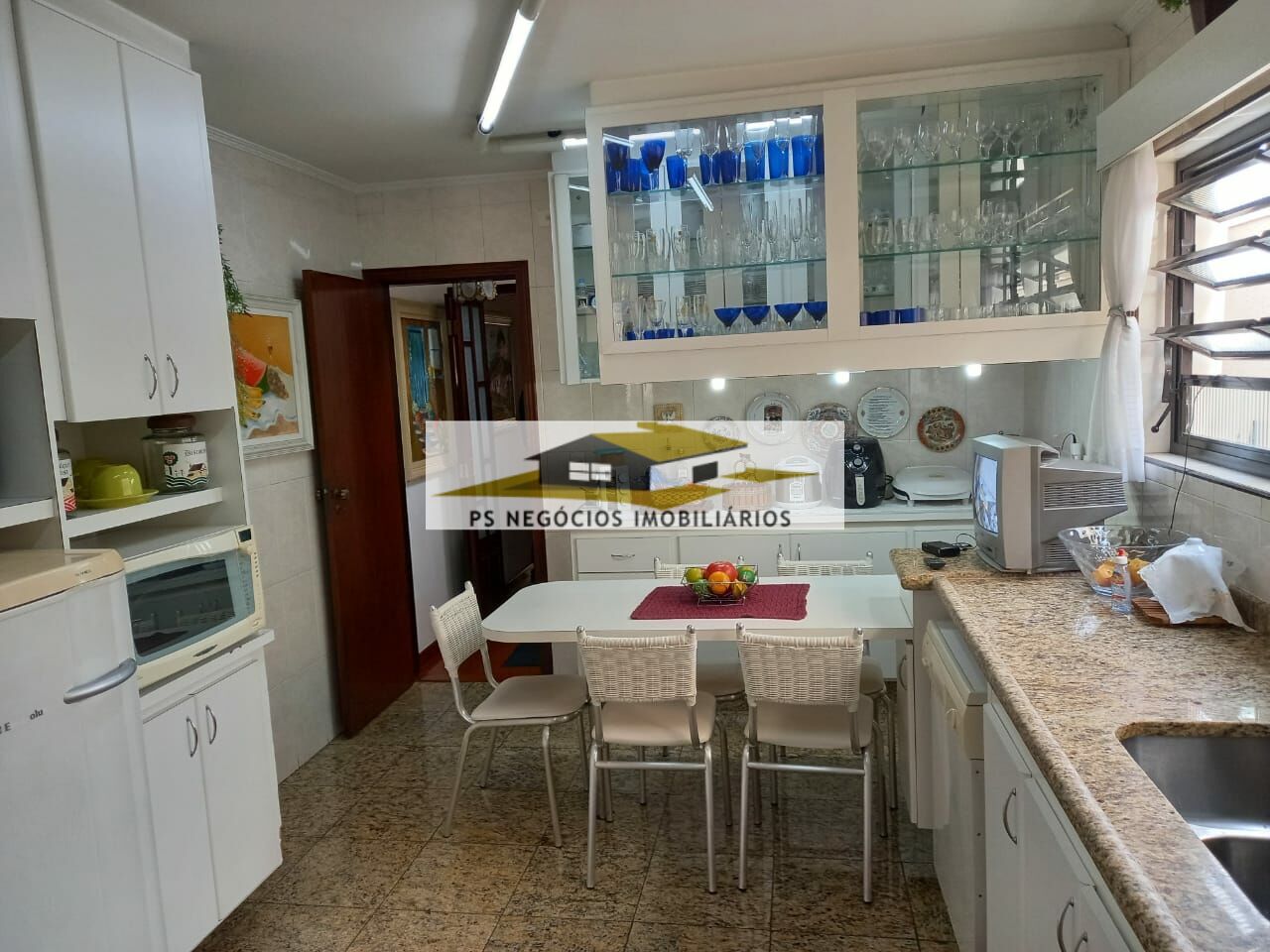 Sobrado à venda com 3 quartos, 225m² - Foto 11