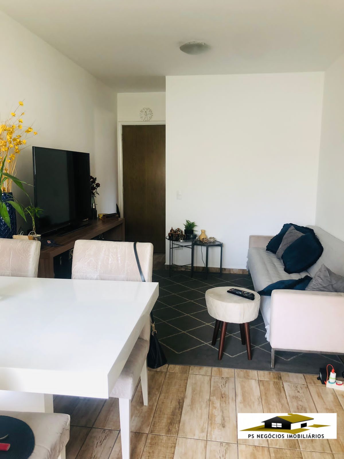 Apartamento à venda com 2 quartos, 56m² - Foto 2