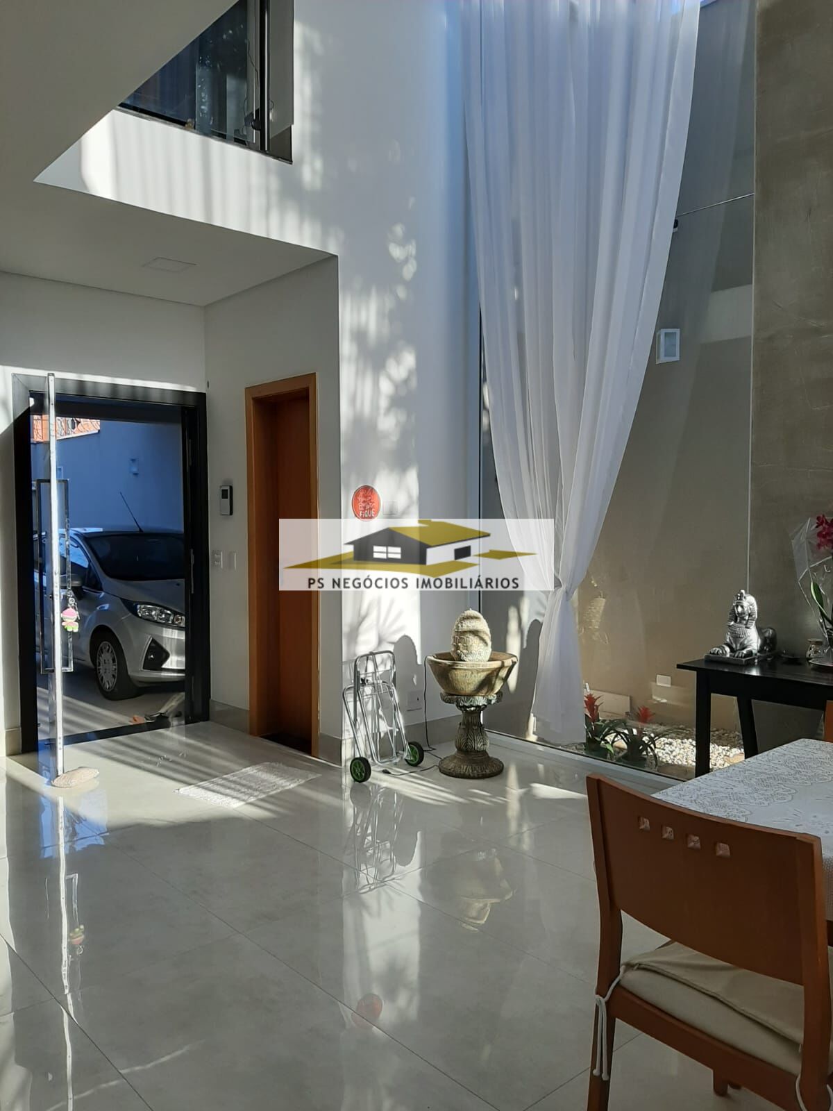 Sobrado, 3 quartos, 340 m² - Foto 1