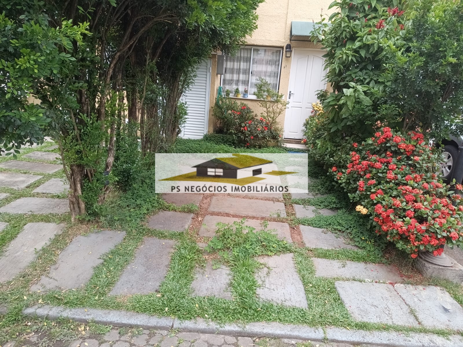 Casa de Condomínio à venda com 3 quartos, 120m² - Foto 1