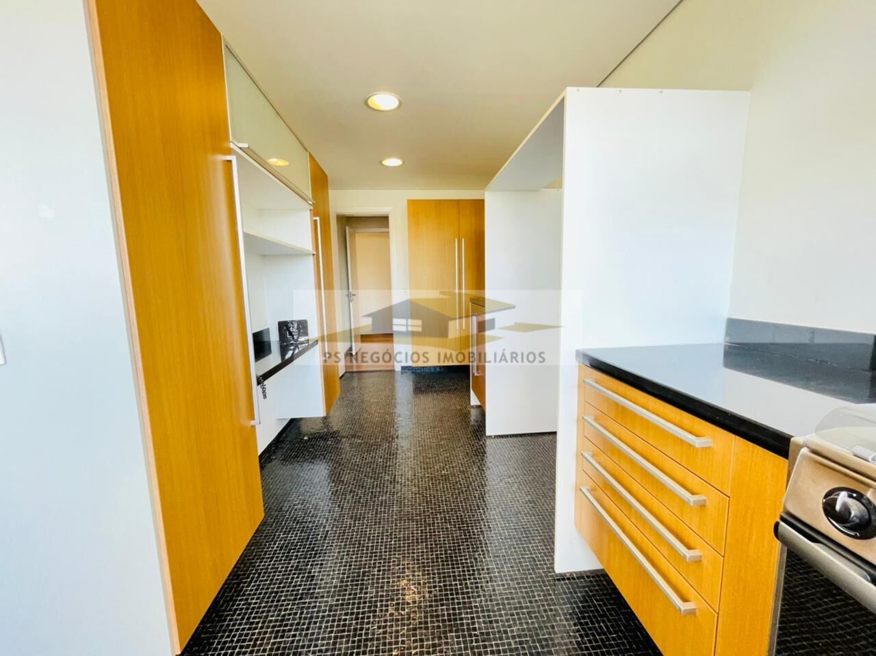 Apartamento à venda com 3 quartos, 215m² - Foto 32