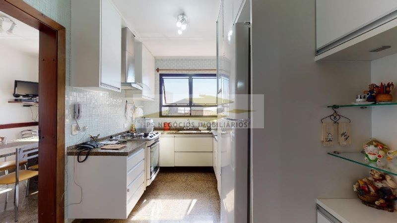 Apartamento à venda com 4 quartos, 190m² - Foto 13