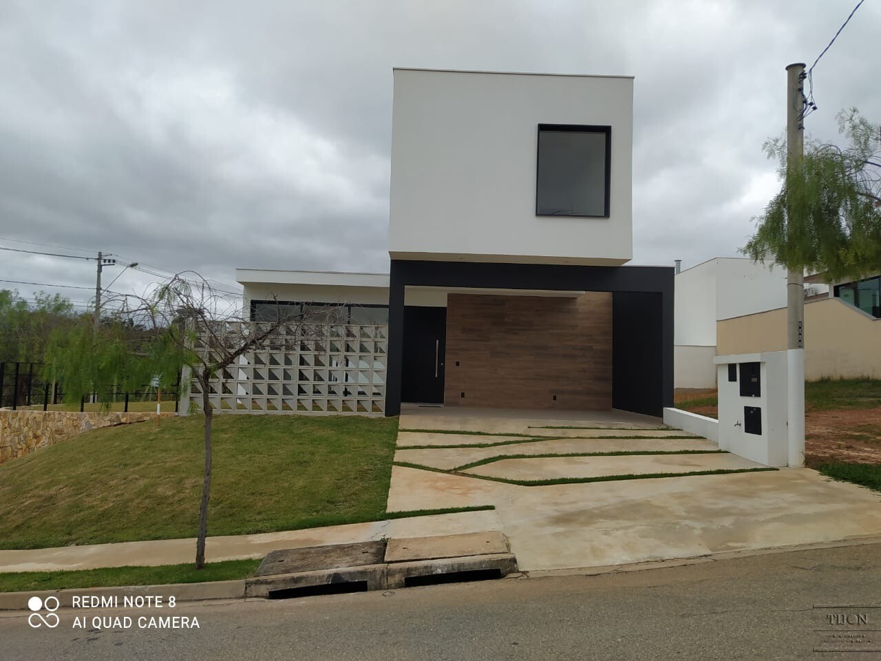 Casa de Condomínio à venda com 3 quartos, 220m² - Foto 2