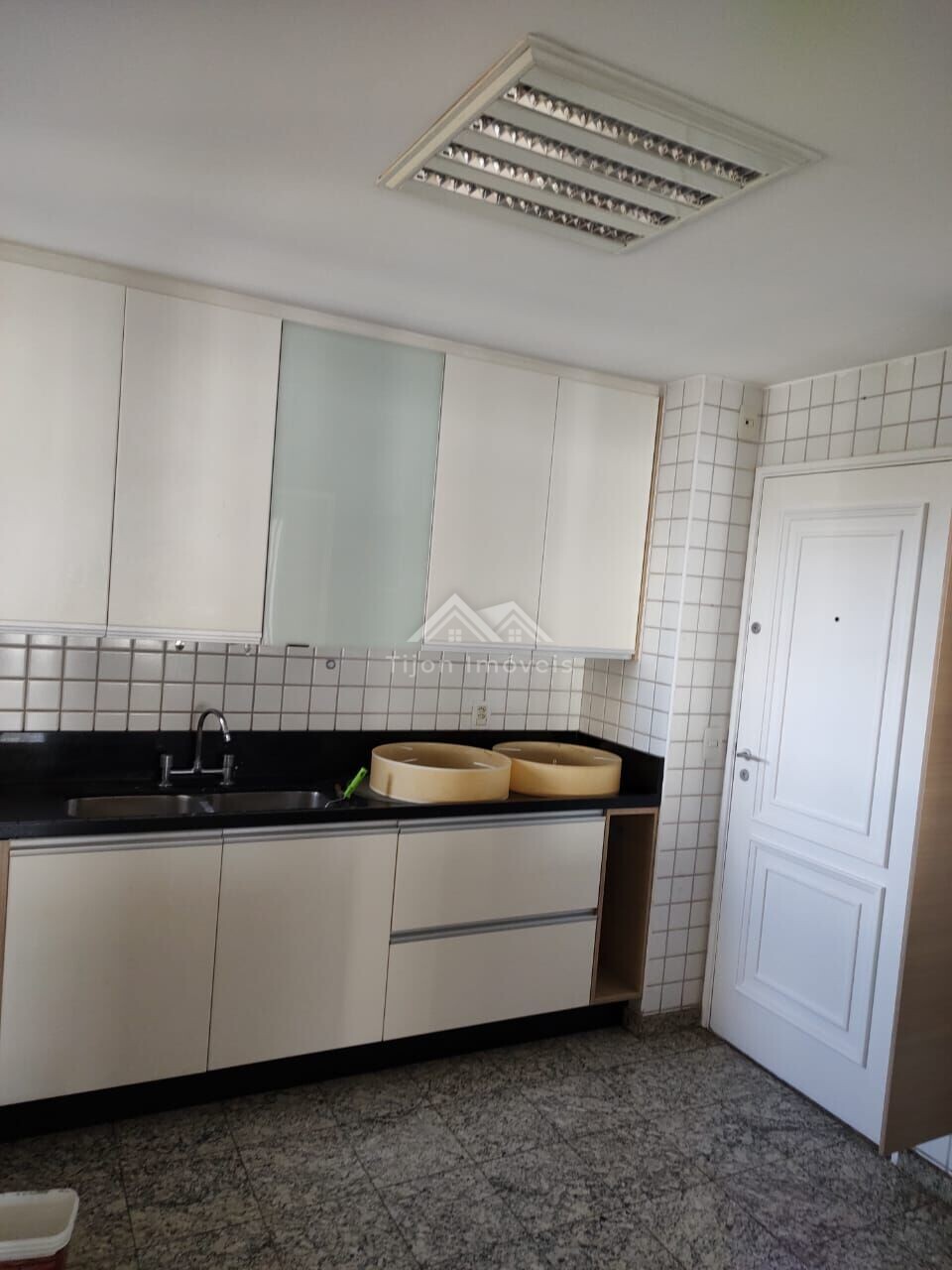 Apartamento à venda com 3 quartos, 135m² - Foto 9