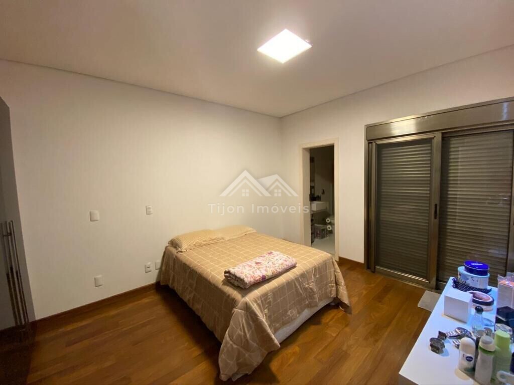 Casa à venda com 3 quartos, 374m² - Foto 18