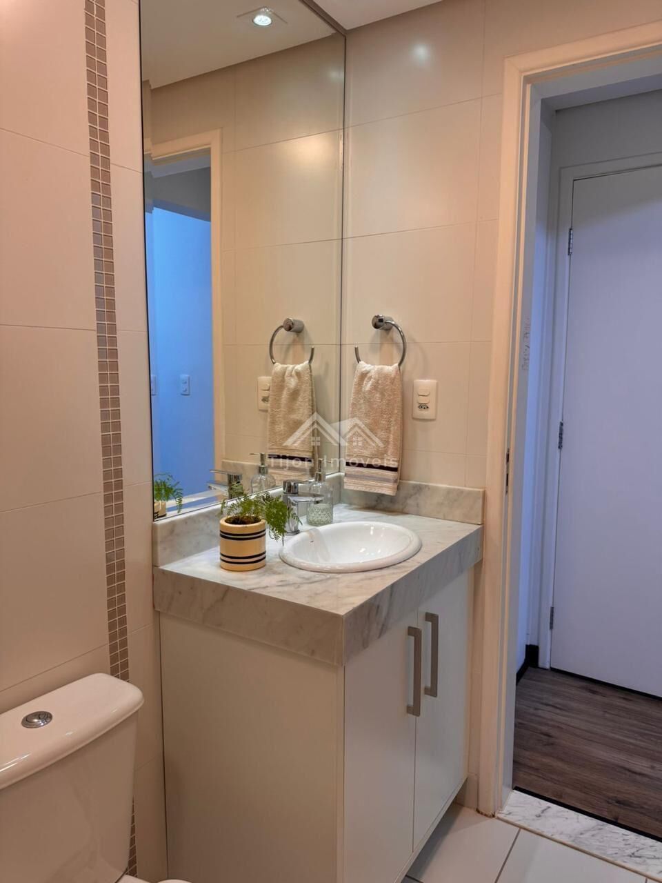 Apartamento à venda com 3 quartos, 157m² - Foto 9