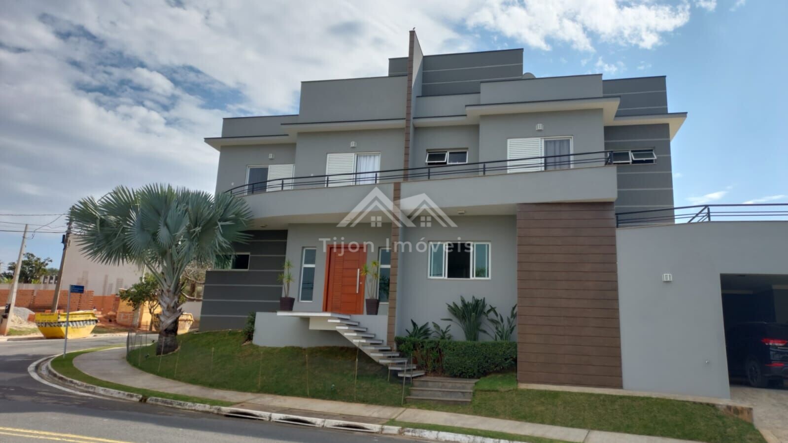 Casa à venda com 4 quartos, 302m² - Foto 2