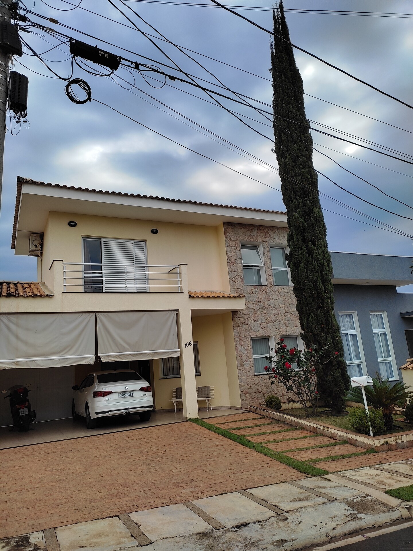 Casa de Condomínio à venda com 3 quartos, 248m² - Foto 1