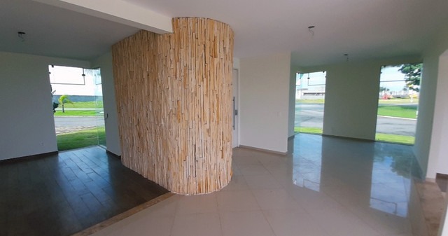 Casa de Condomínio à venda com 3 quartos, 300m² - Foto 4