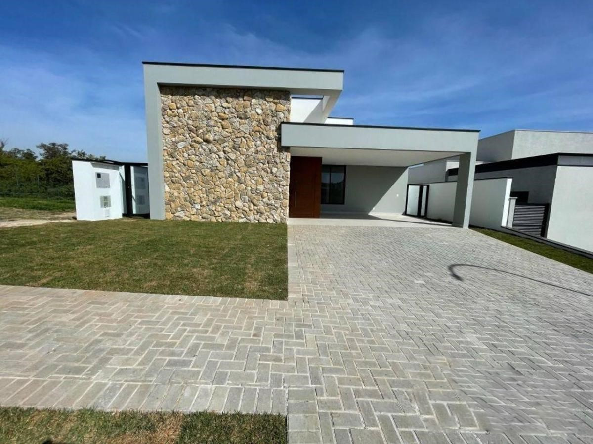 Casa de Condomínio à venda com 3 quartos, 231m² - Foto 2