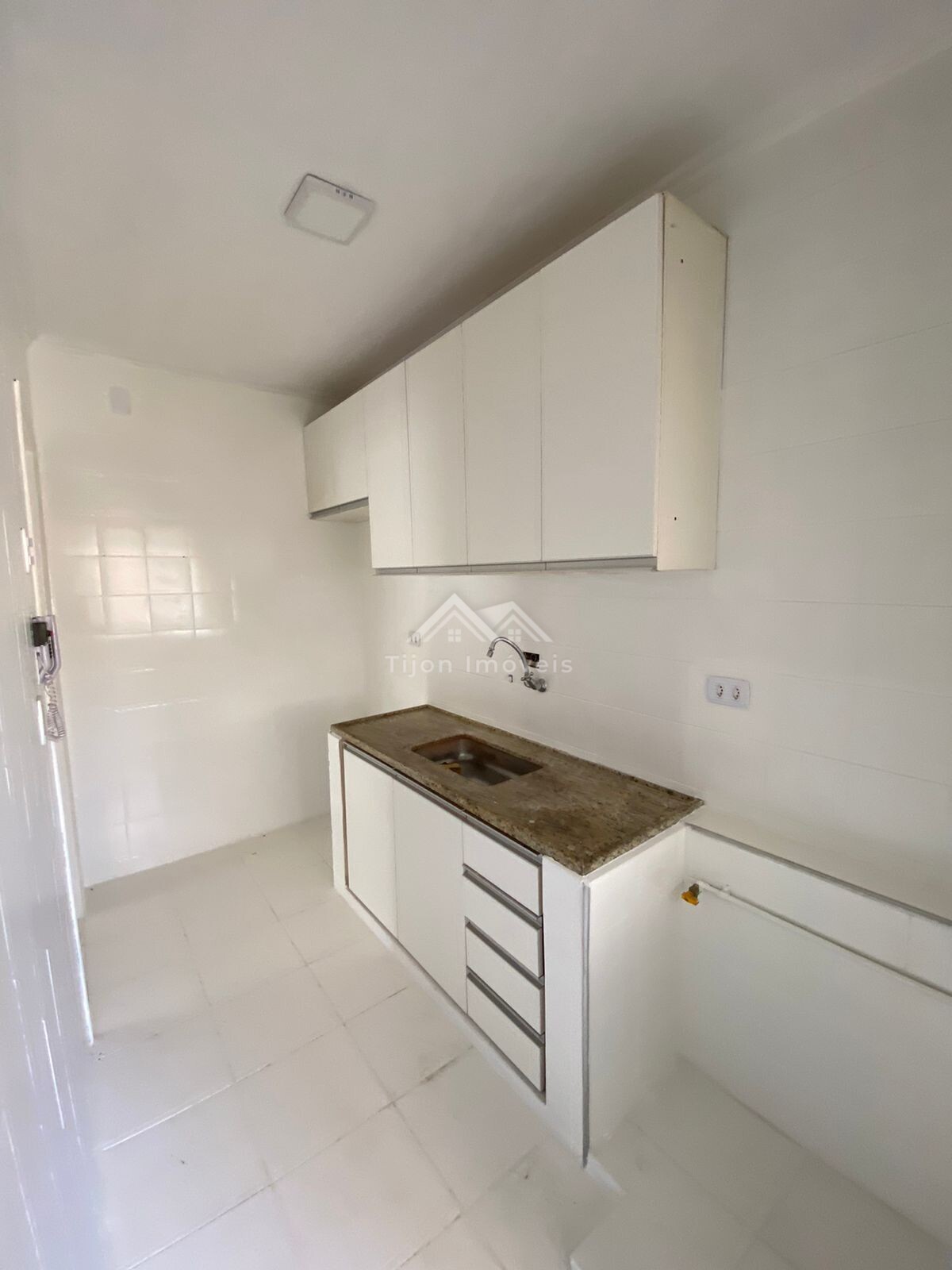 Apartamento à venda com 3 quartos, 64m² - Foto 4