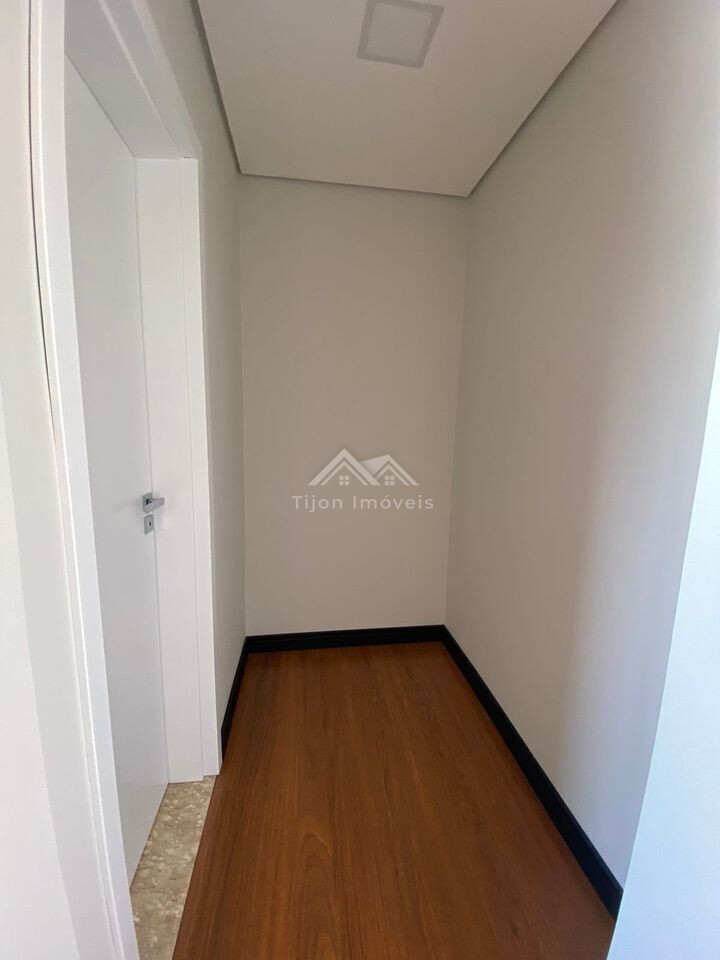 Casa à venda com 3 quartos, 338m² - Foto 5