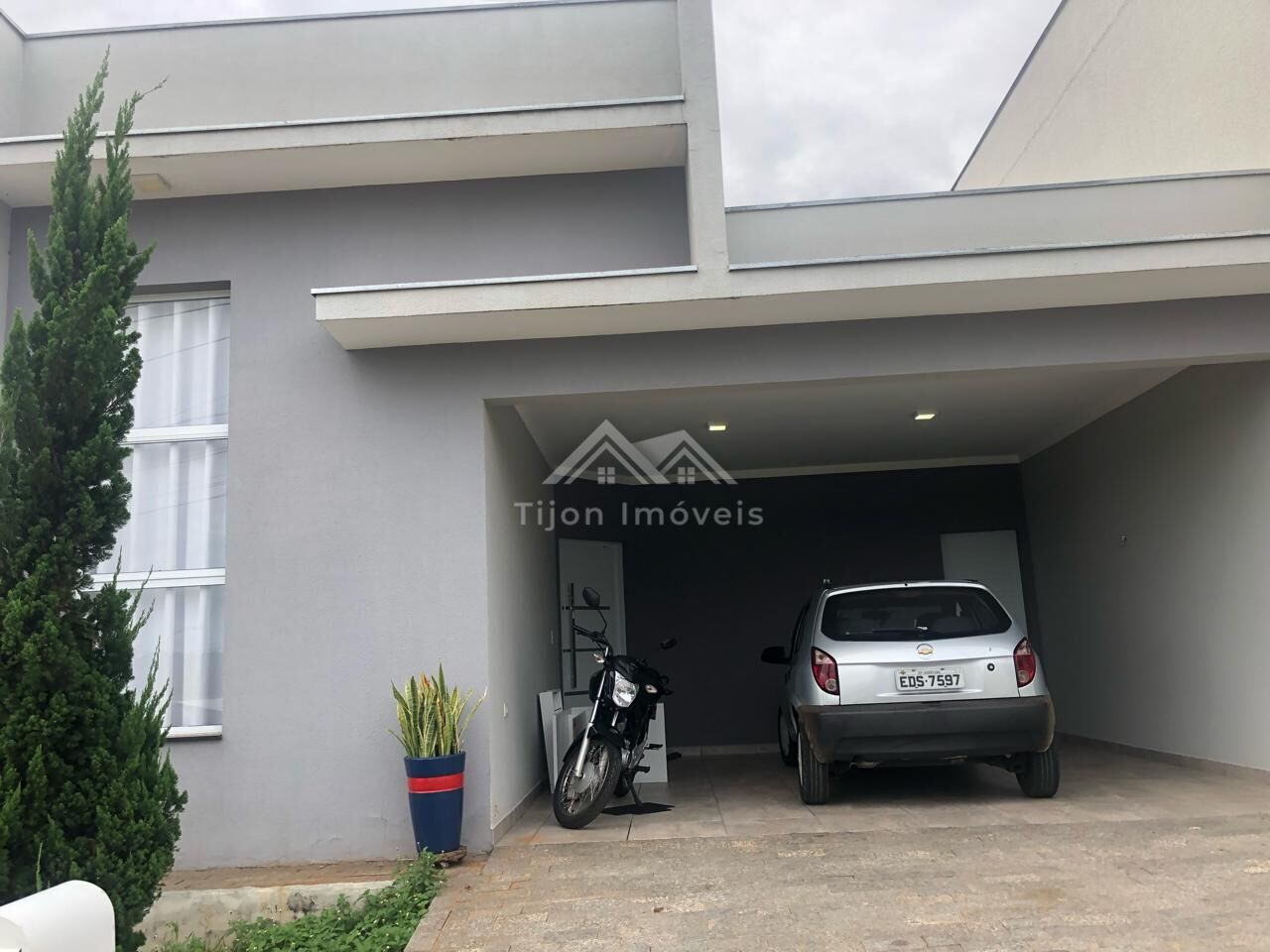 Casa de Condomínio à venda com 3 quartos, 150m² - Foto 1