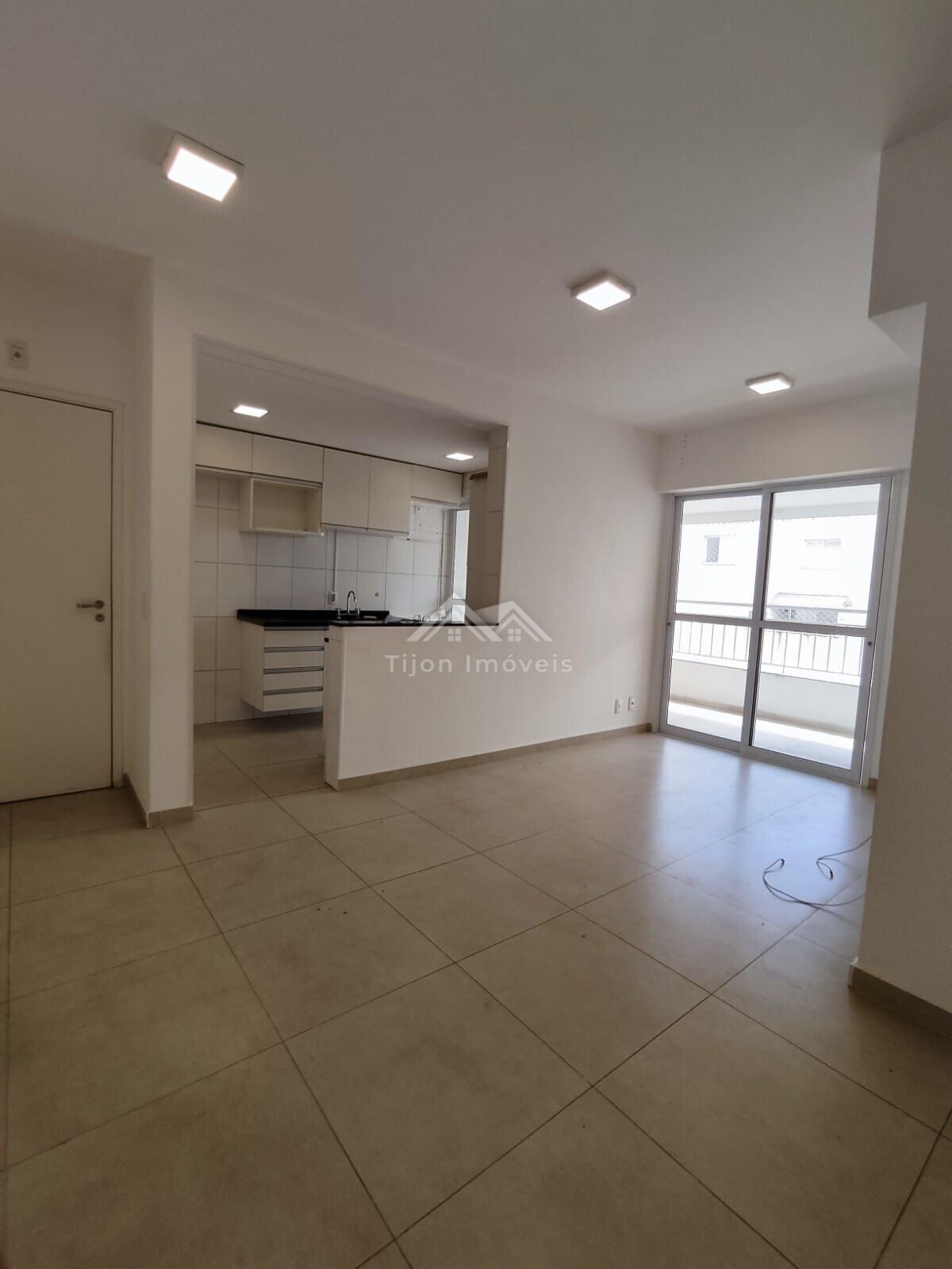 Apartamento à venda com 3 quartos, 80m² - Foto 3