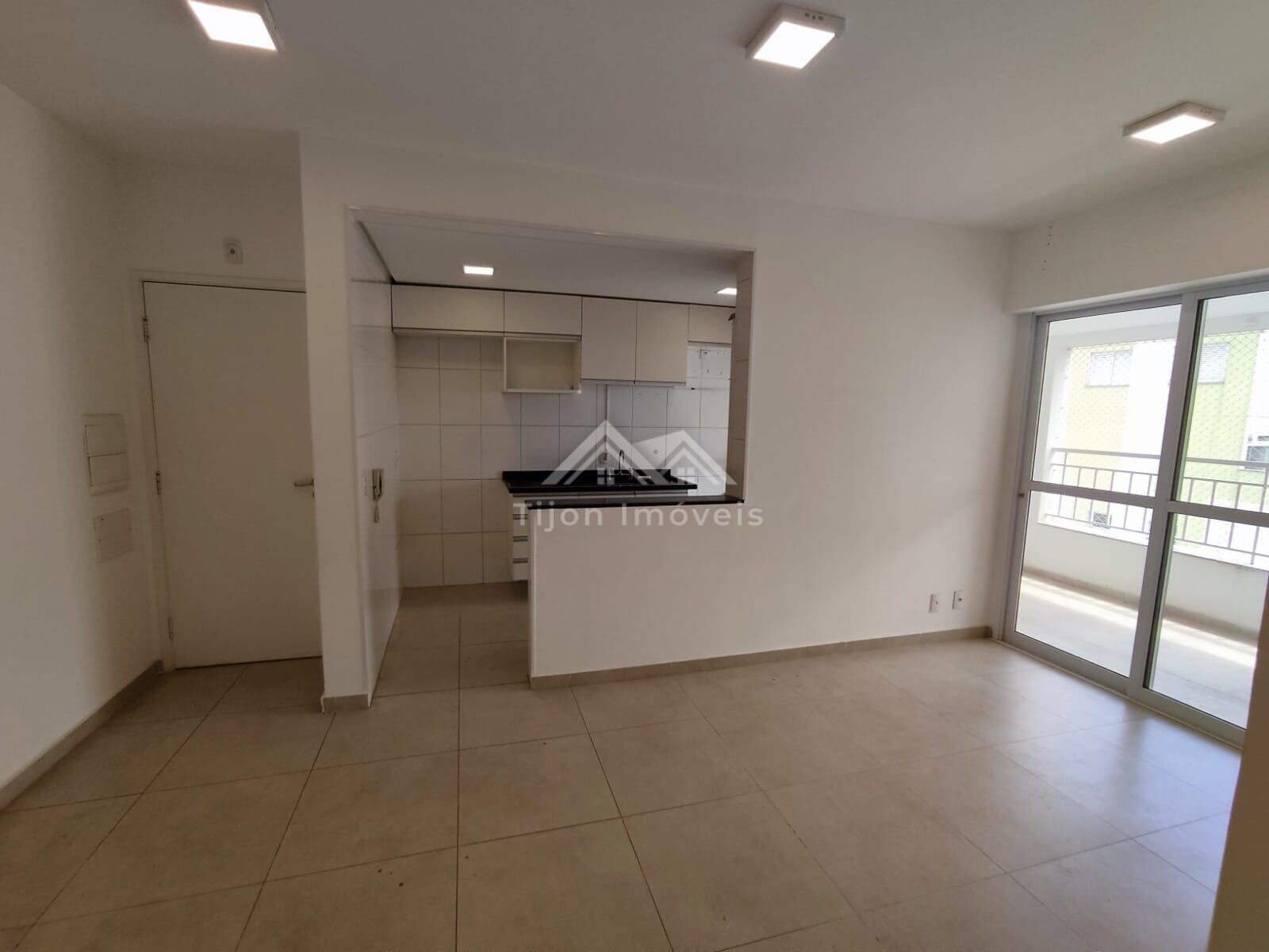 Apartamento à venda com 3 quartos, 80m² - Foto 1