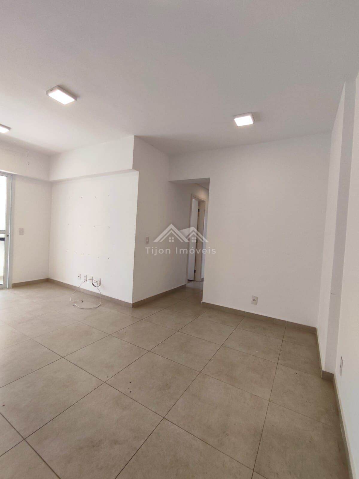 Apartamento à venda com 3 quartos, 80m² - Foto 2