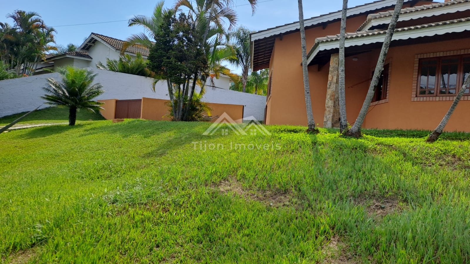 Casa de Condomínio à venda com 3 quartos, 250m² - Foto 3