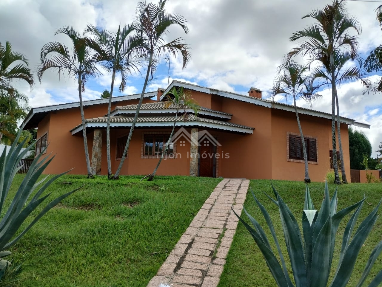 Casa de Condomínio à venda com 3 quartos, 250m² - Foto 1