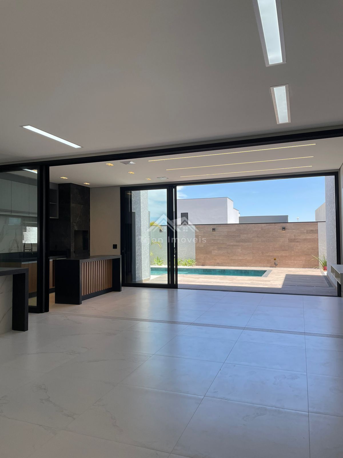 Casa à venda com 3 quartos, 271m² - Foto 12