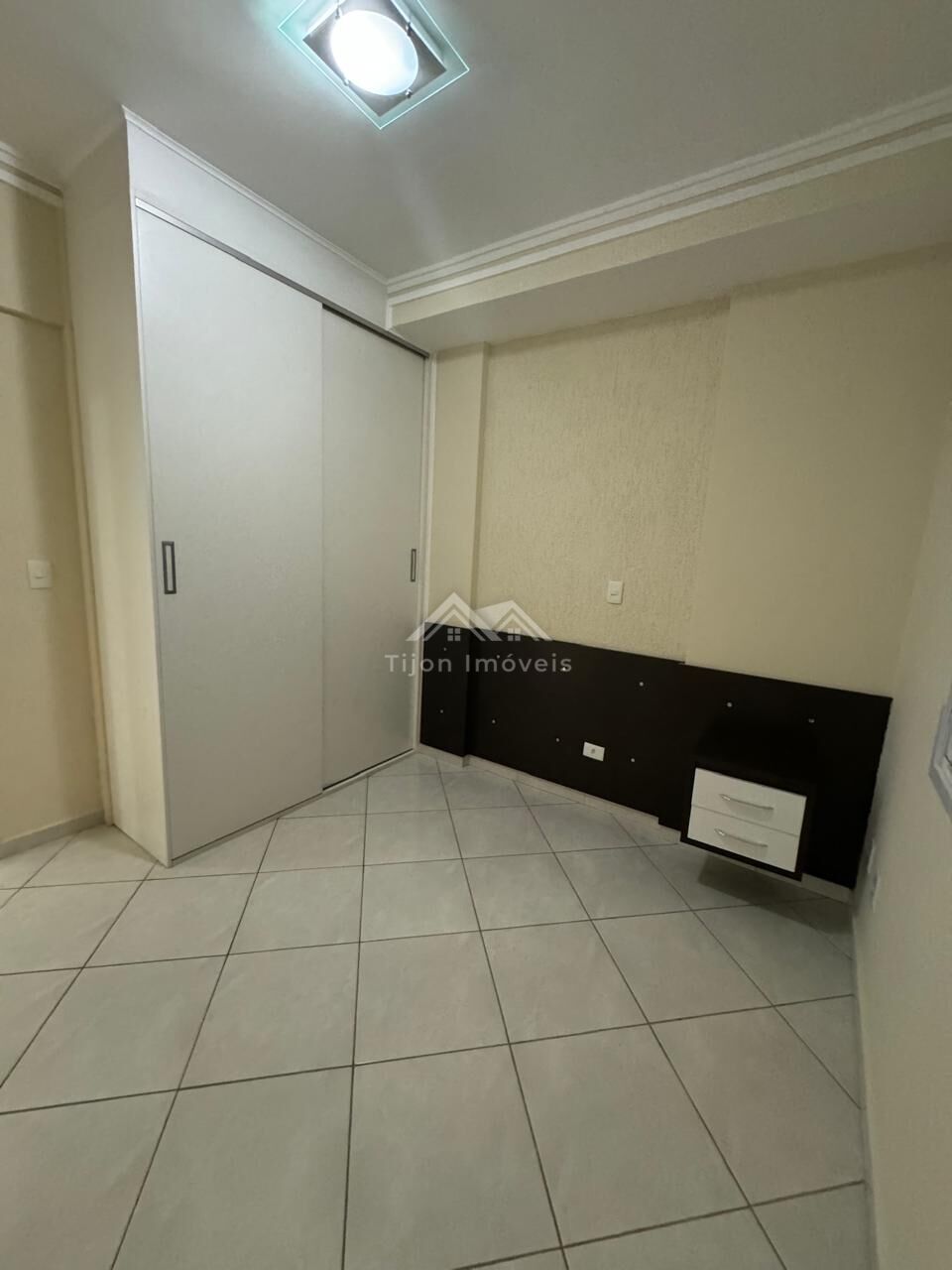 Apartamento para alugar com 3 quartos, 135m² - Foto 24