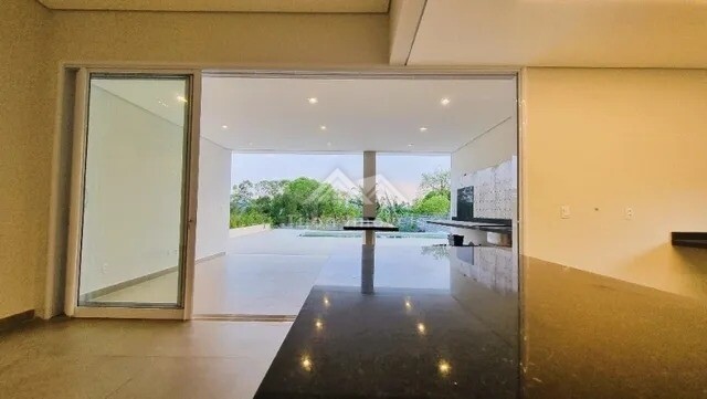 Casa à venda com 4 quartos, 270m² - Foto 6