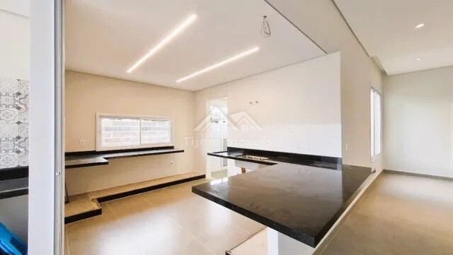 Casa à venda com 4 quartos, 270m² - Foto 5