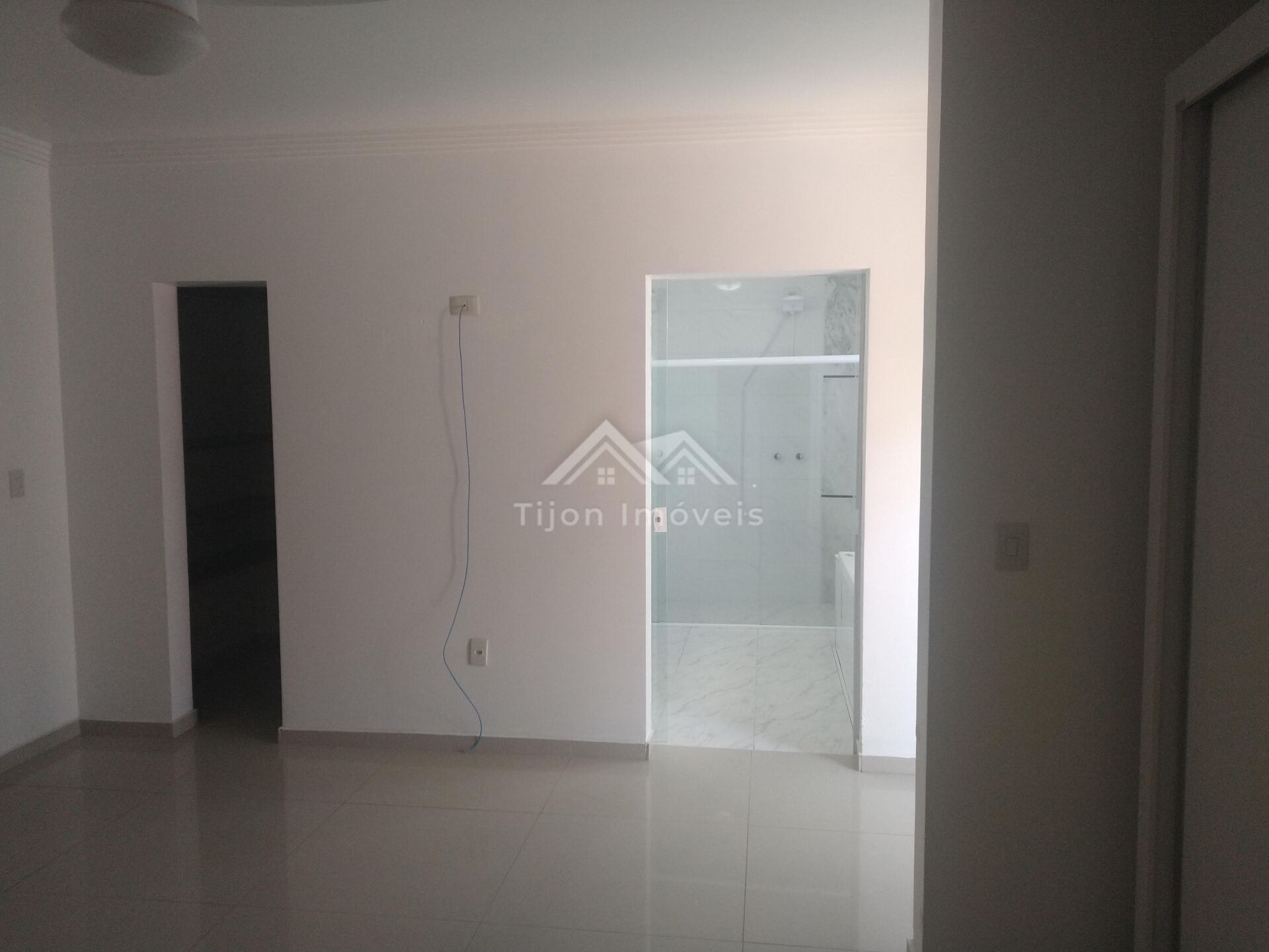 Casa de Condomínio para alugar com 4 quartos, 300m² - Foto 17