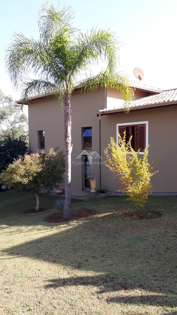 Casa de Condomínio à venda com 3 quartos, 220m² - Foto 2