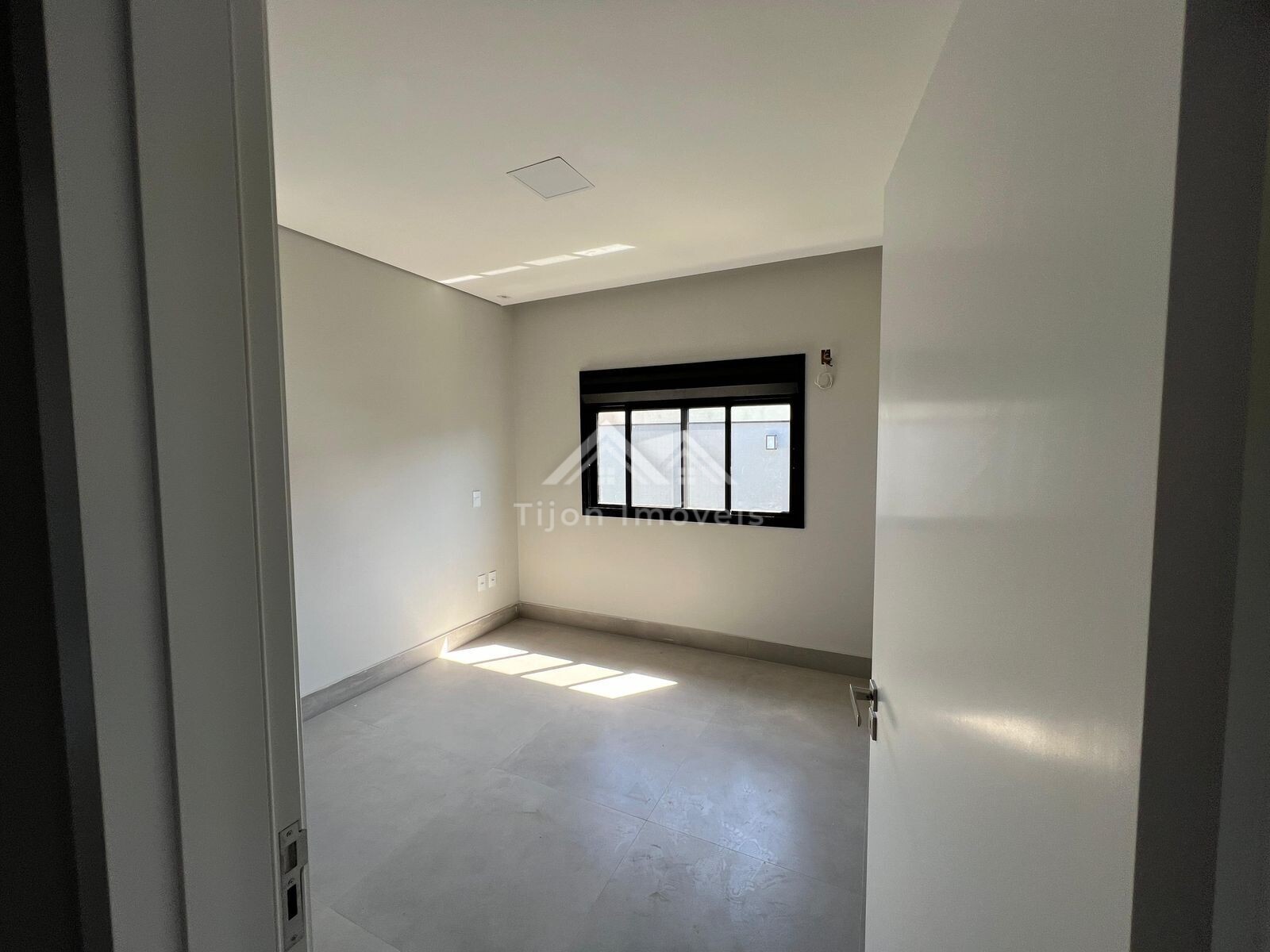 Casa à venda com 4 quartos, 450m² - Foto 11