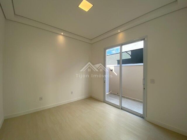 Casa à venda com 3 quartos, 251m² - Foto 11