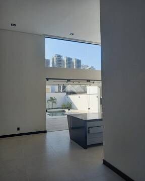 Casa à venda com 3 quartos, 240m² - Foto 7