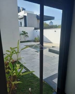 Casa à venda com 3 quartos, 240m² - Foto 3