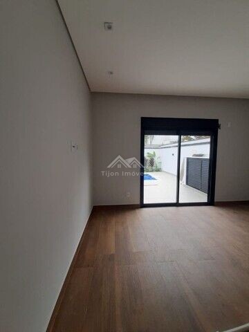 Casa à venda com 3 quartos, 225m² - Foto 2