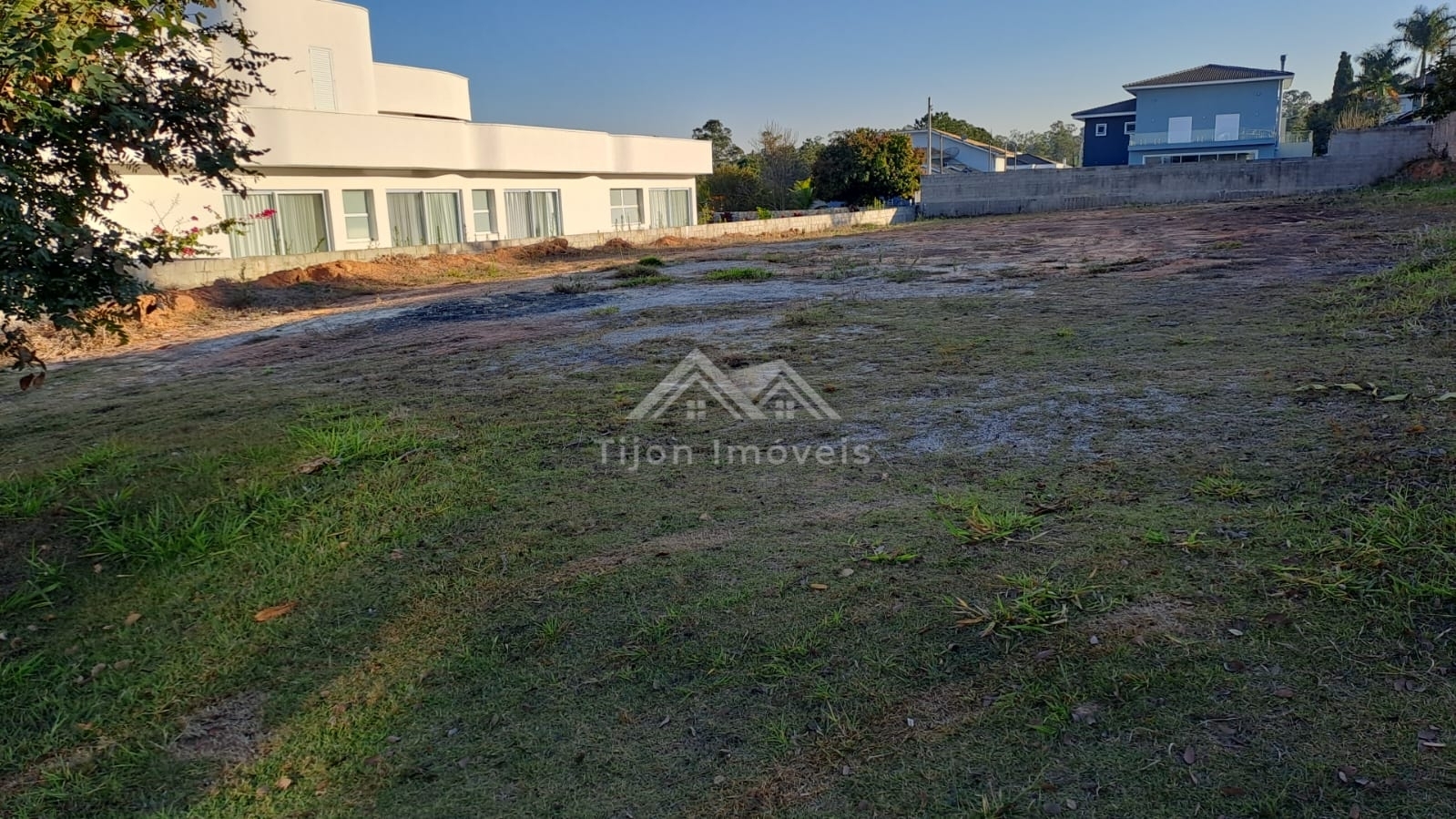 Terreno à venda, 1500m² - Foto 1