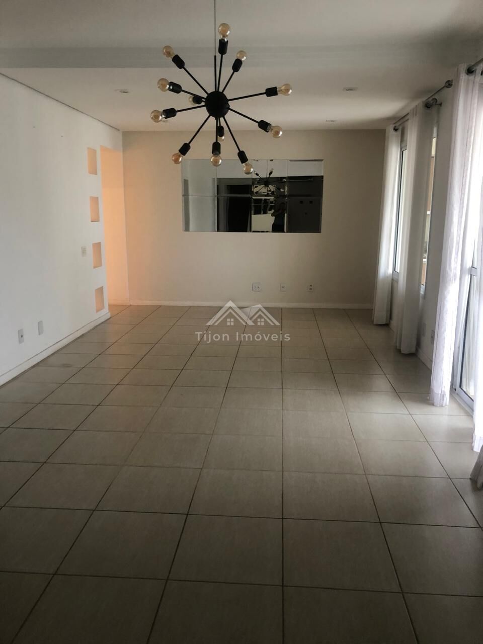 Apartamento à venda com 3 quartos, 97m² - Foto 2