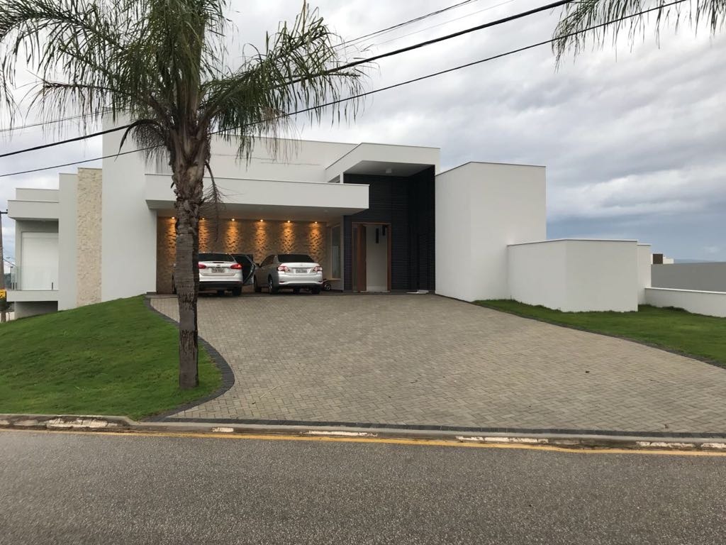 Casa de Condomínio à venda com 4 quartos, 540m² - Foto 2