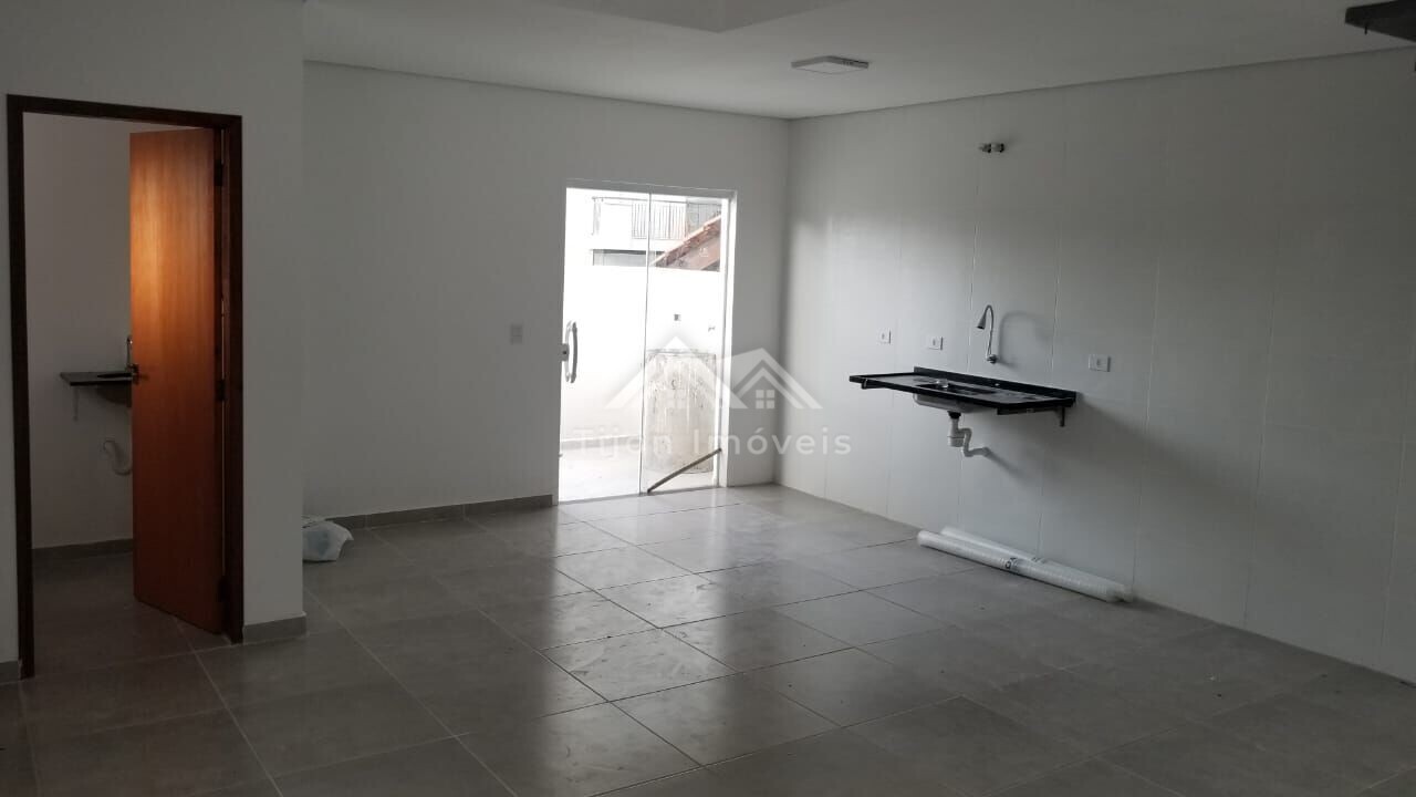 Casa à venda com 2 quartos, 80m² - Foto 3