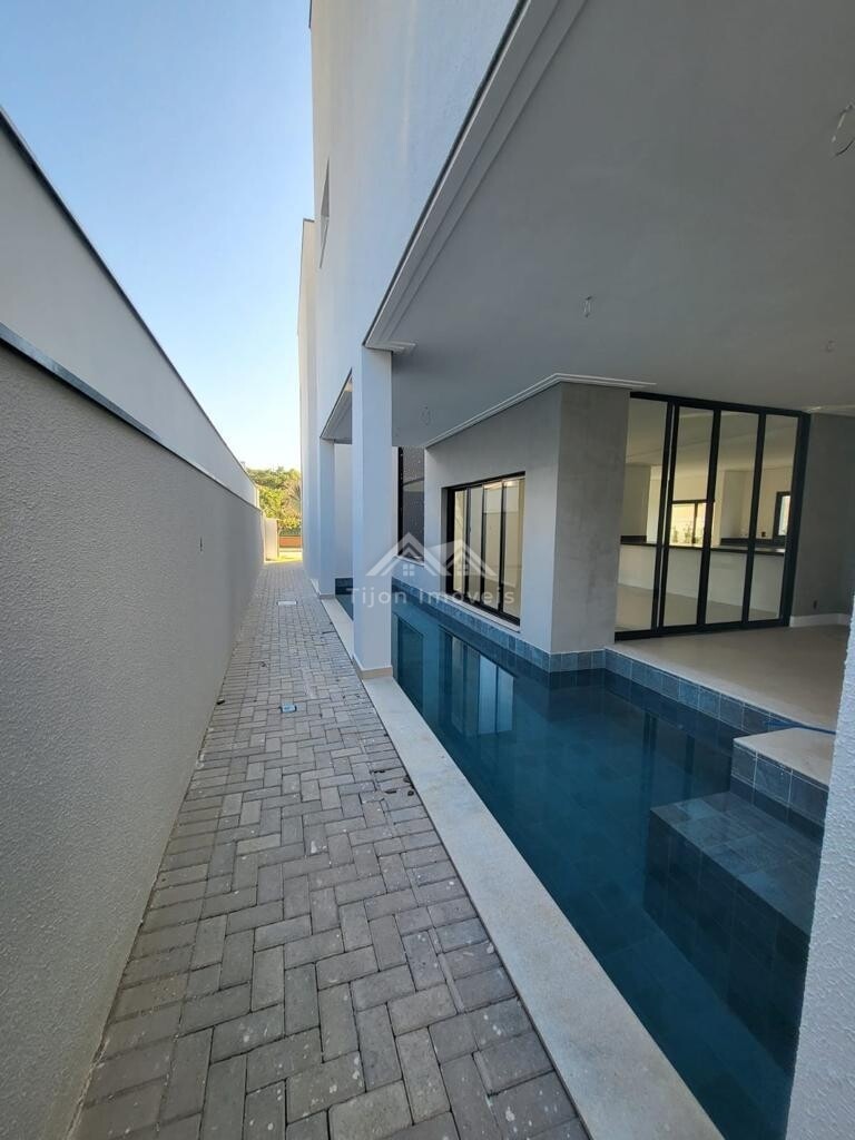 Casa à venda com 4 quartos, 416m² - Foto 13