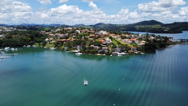 O lago de Furnas, usina de furnas