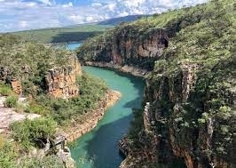 Descubra as Maravilhas de Capitólio e Escarpas do Lago em Minas Gerais